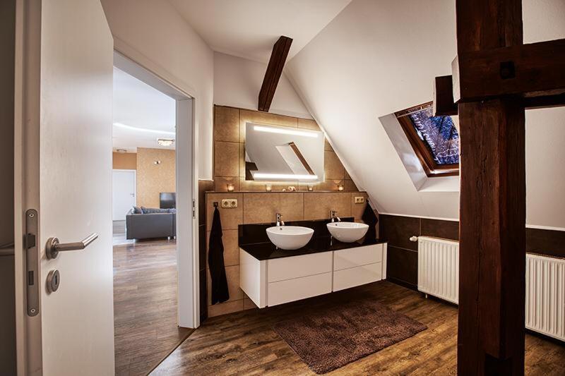 Moderne - 1 *