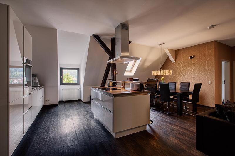 Moderne - 1 *